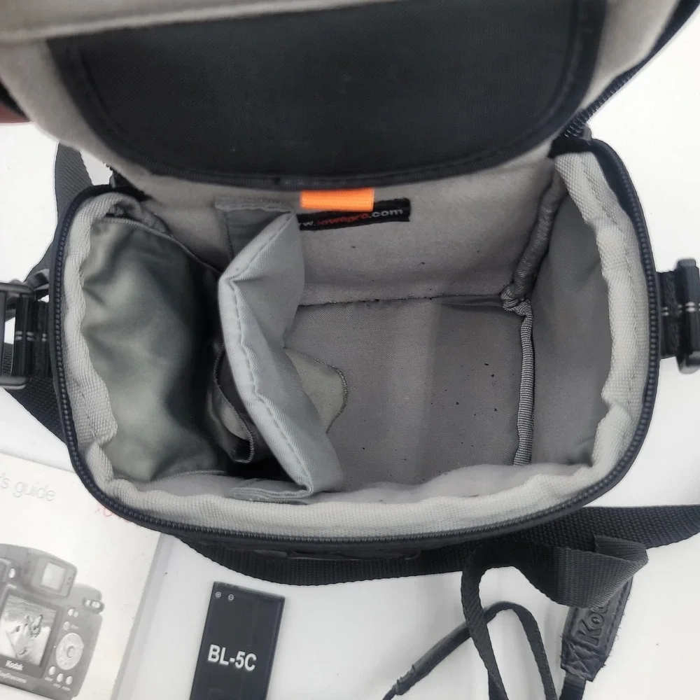 Kodak Easyshare DX6490 Camera With Bag‎ UNTESTED